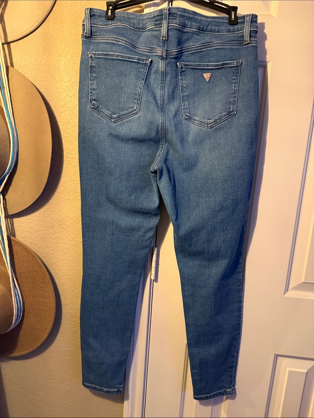 GUESS High Rise Skinny Jeans - Picture 7 of 11